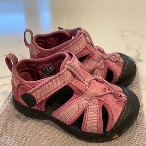 Keen 7 sandals